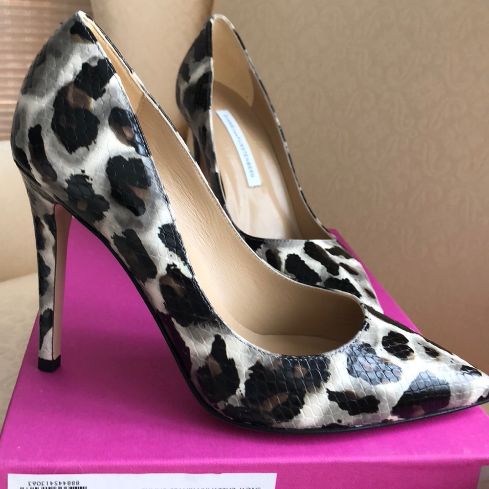 NIB Diane Von Furstenberg Bethany Pump